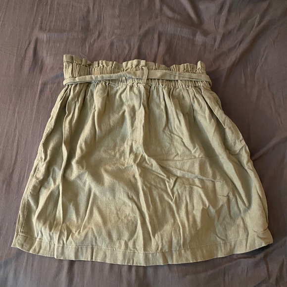 Army green skirt - Picture 2 of 2
